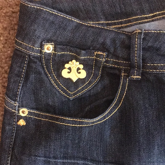 Dereon Jeans - Picture 2 of 5